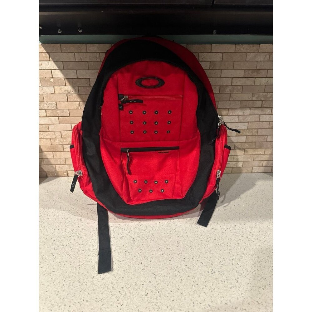 Oakley y2k deadstock red assault backpack  ‎ Rare